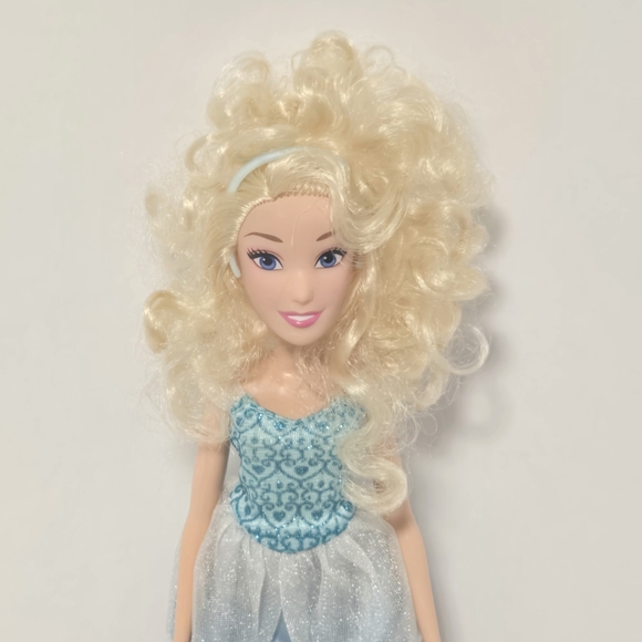 Hasbro Disney Princess Royal Shimmer Series Cinderella 11" Doll #B5288 72561 - Picture 2 of 15